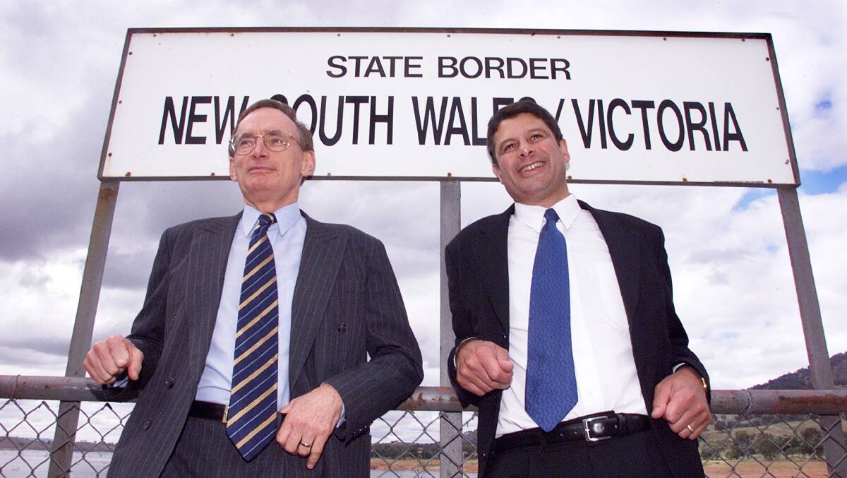 FLASHBACK: NSW Premier Bob Carr and Victorian Premier Steve Bracks pushed for a merger of Albury and Wodonga councils in 2001.
