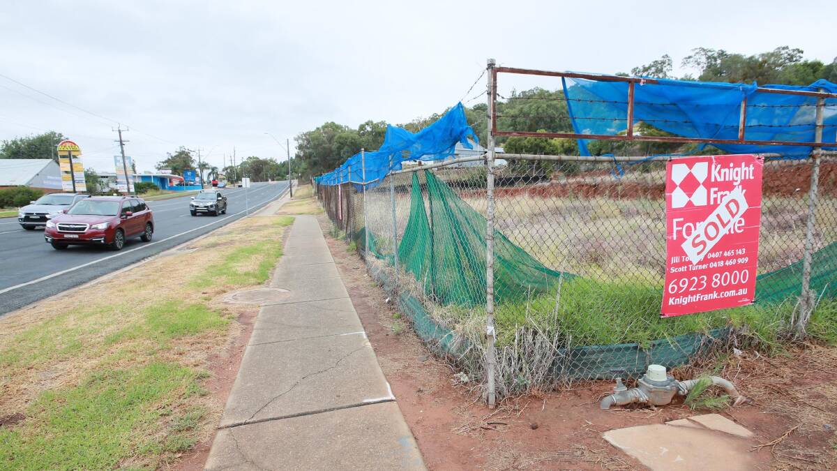 NEW PLANS: This abandoned lot on Lake Albert Road could become home to a 24/7 veterinary clinic. Picture: Les Smith
