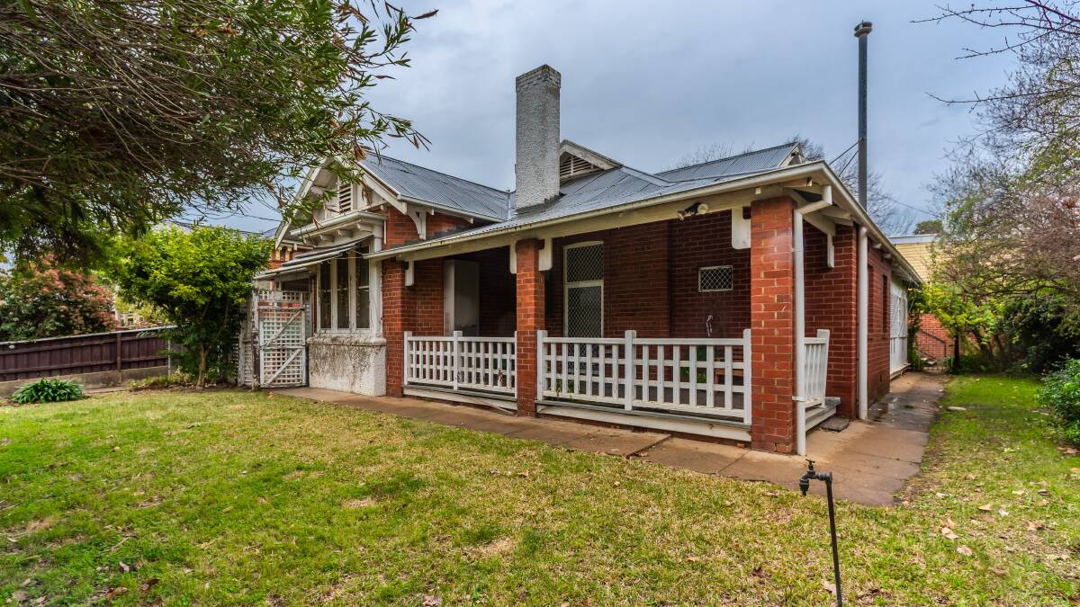 POTENTIAL: This central Wagga home went for $1,200,000 this year, in no small part due to its extensive backyard. Picture: John Mooney Real Estate
