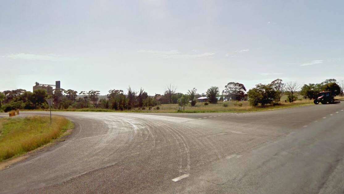 The intersection of Burley Griffin Way and Cunningar Road, where a truck crash has closed Burley Griffin Way in both directions. Picture: Google Earth