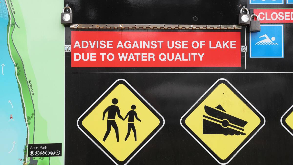 Signs at Lake Albert advise against swimming and boating due to Blue Green Algae and fecal bacterial issues. 