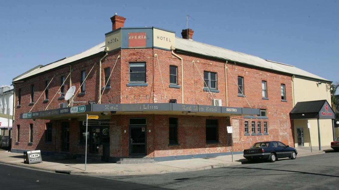 The Red Lion Hotel in 2006.