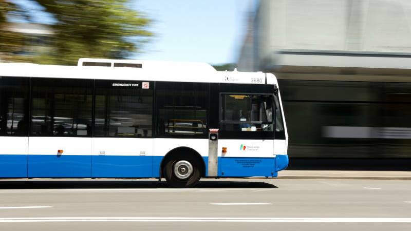 Low demand for Wagga–Albury bus trials prompts call for more changes
