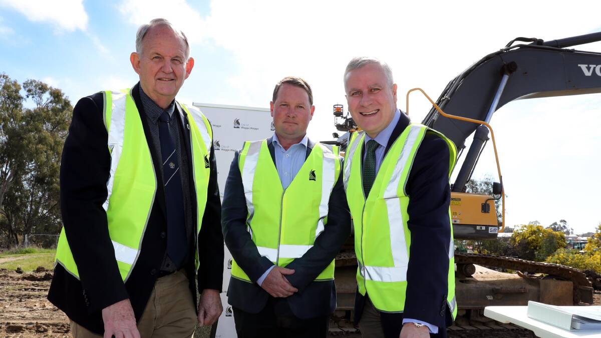HIGH HOPES: Mayor Greg Conkey, Central West Civil's Simon Withers and Deputy Prime Minister Michael McCormack at the project announcement launch in August 2017.