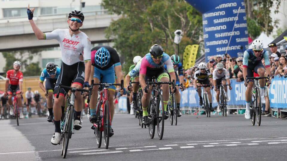 JOY: Former Wagga cyclist Cameron Scott storms home to take out the 2018 St Kilda Super Criterium.