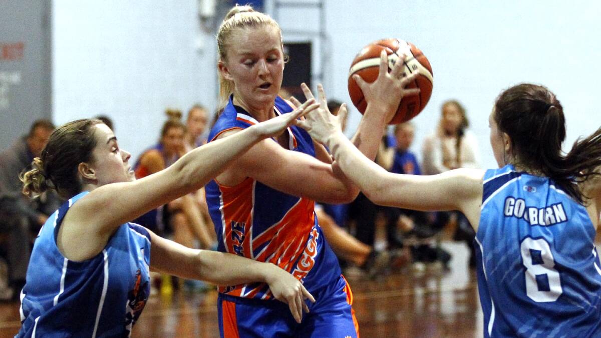 TOUGH LOSS: Wagga Blaze player Maddison Clyne in action against Goulburn during 2017. The Bears proved to strong for Wagga last Saturday in a 52-40 win at Goulburn. 