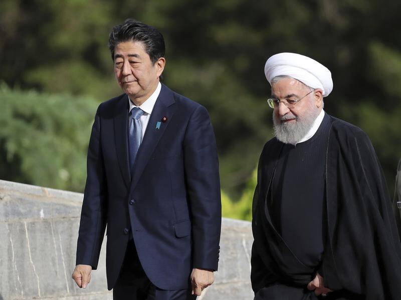 Japanese Prime Minister Shinzo Abe has met with Iranian President Hassan Rouhani in Tehran.