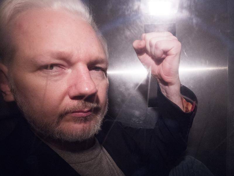 Julian Assange is showing symptoms of exposure to psychological torture, according to a UN expert.