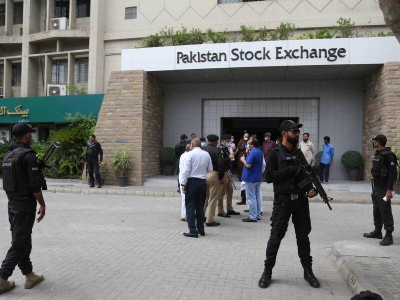Gunmen armed with grenades attacked the Pakistan Stock Exchange in Karachi.