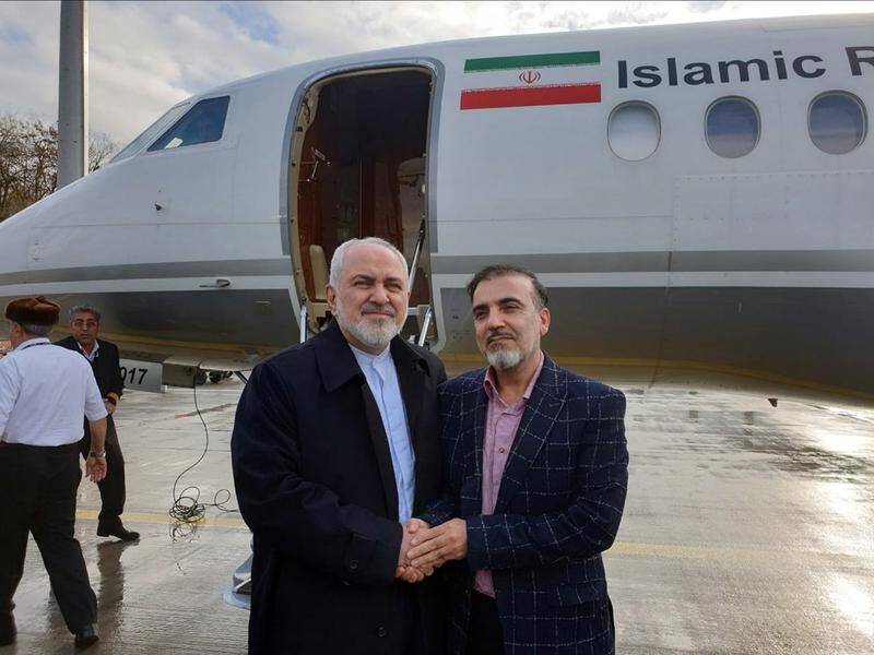 Iranian minister Mohammad Javad Zarif with Masoud Soleimani at last year's prisoner exchange.