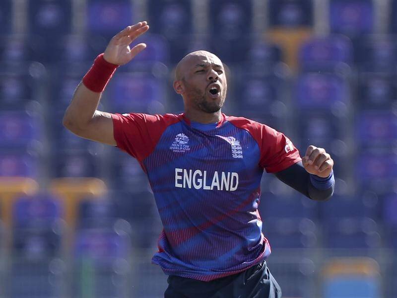 The Perth Scorchers have signed England tearaway Tymal Mills to replace Brydon Carse in the BBL.