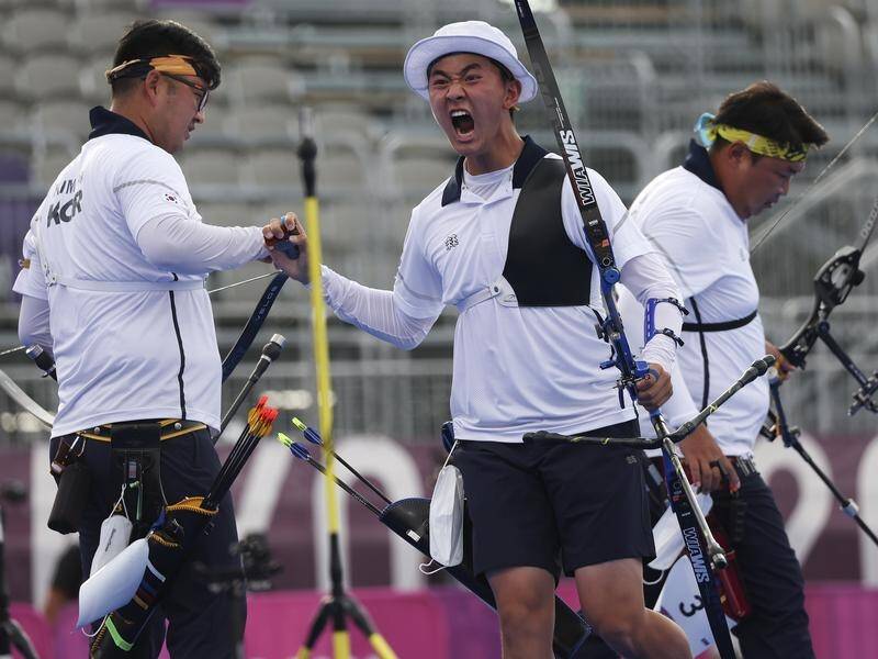 Kim Je-deok has helped South Korea win their eighth men's archery gold medal in nine Olympics.