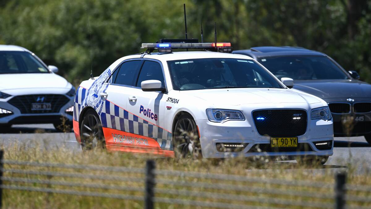 Police seeking driver after ute leads officers on lengthy pursuit