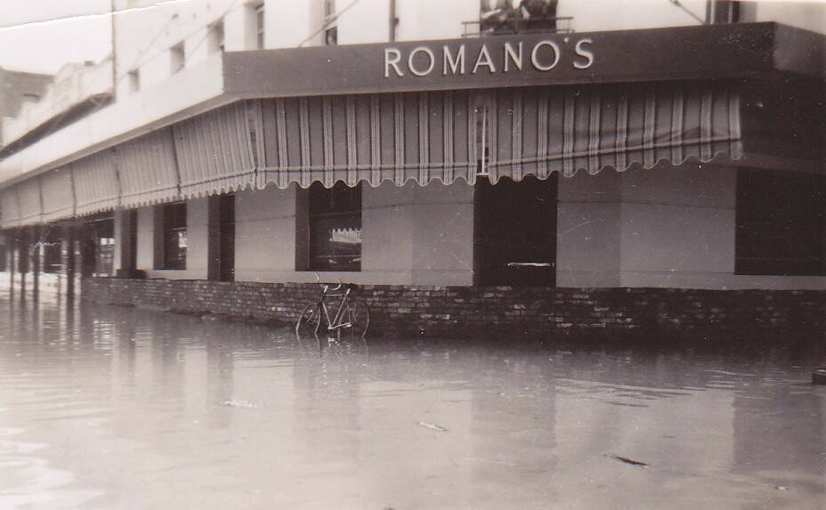 FLOODING: Romanos Hotel in Waggas 1950 flood. Picture: Bob Douglas