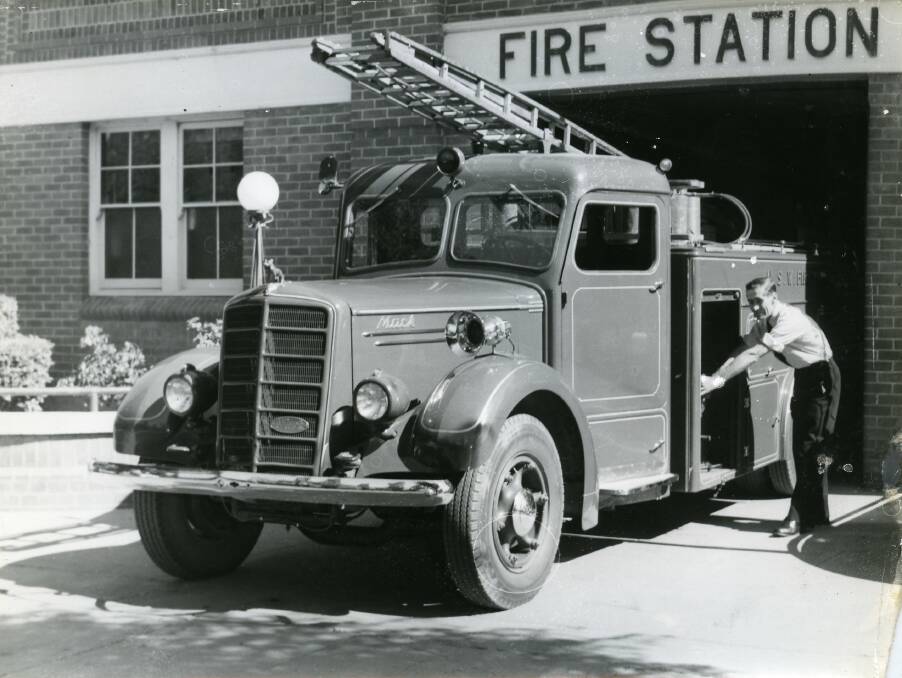 An early fire truck at the Wagga Fire Station in the Esplanade. Photo Lennon Collection CSURA RW1574.546.