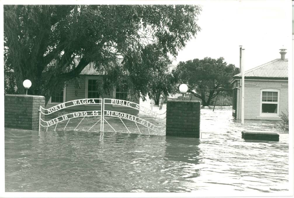 Memorial Gates North Wagga Public School, flood 1974.