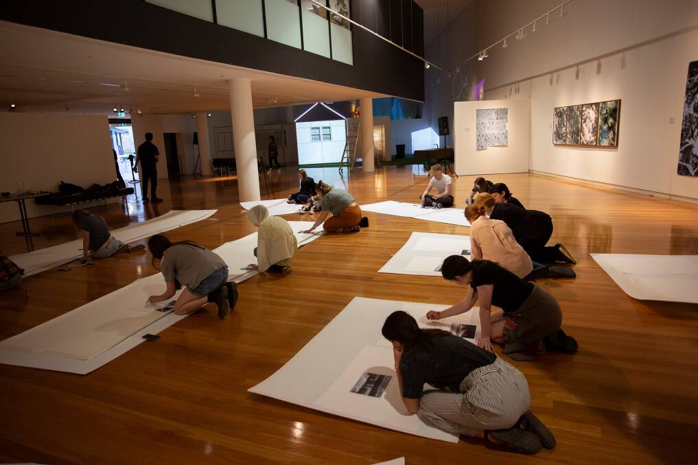 The Big Draw #1 Workshop. Image courtesy Wagga Wagga Art Gallery.