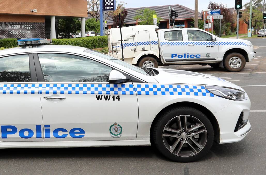 Man on the run after high speed police pursuit through Wagga