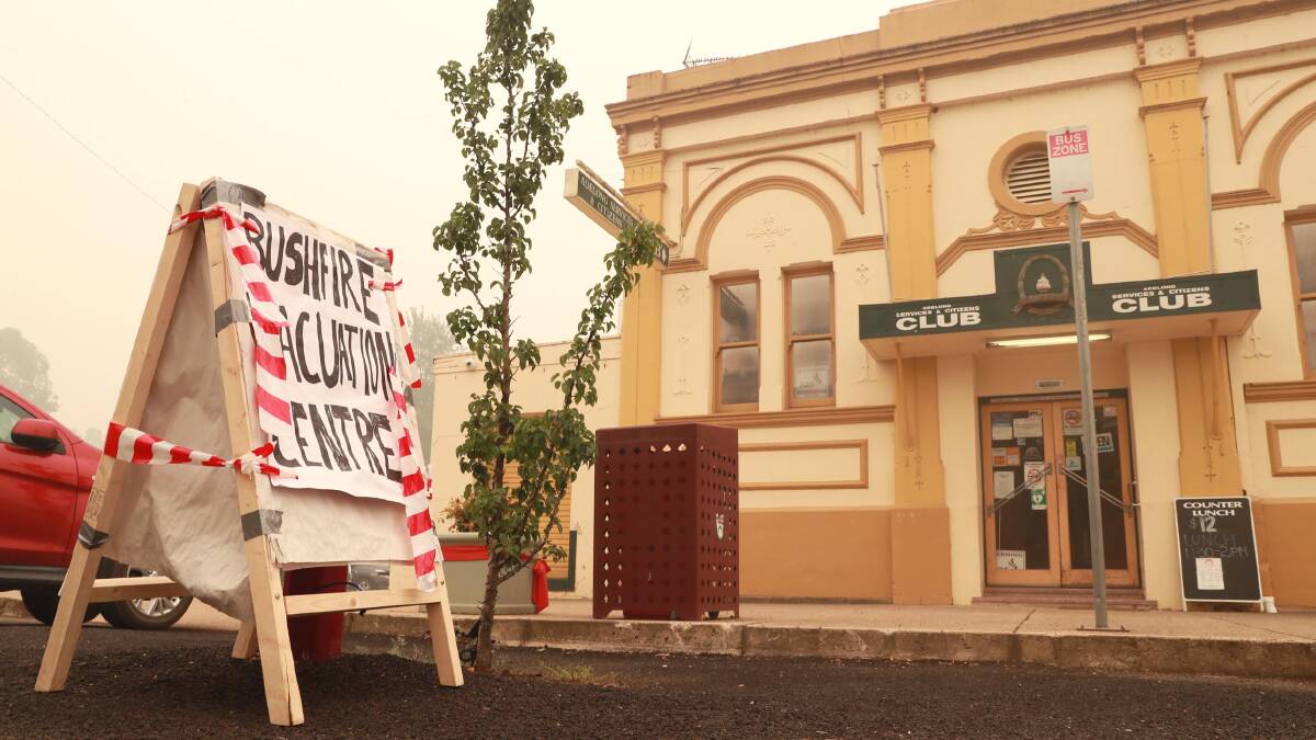 Adelong Services and Citizens Club evacuation centre. Picture: Les Smith