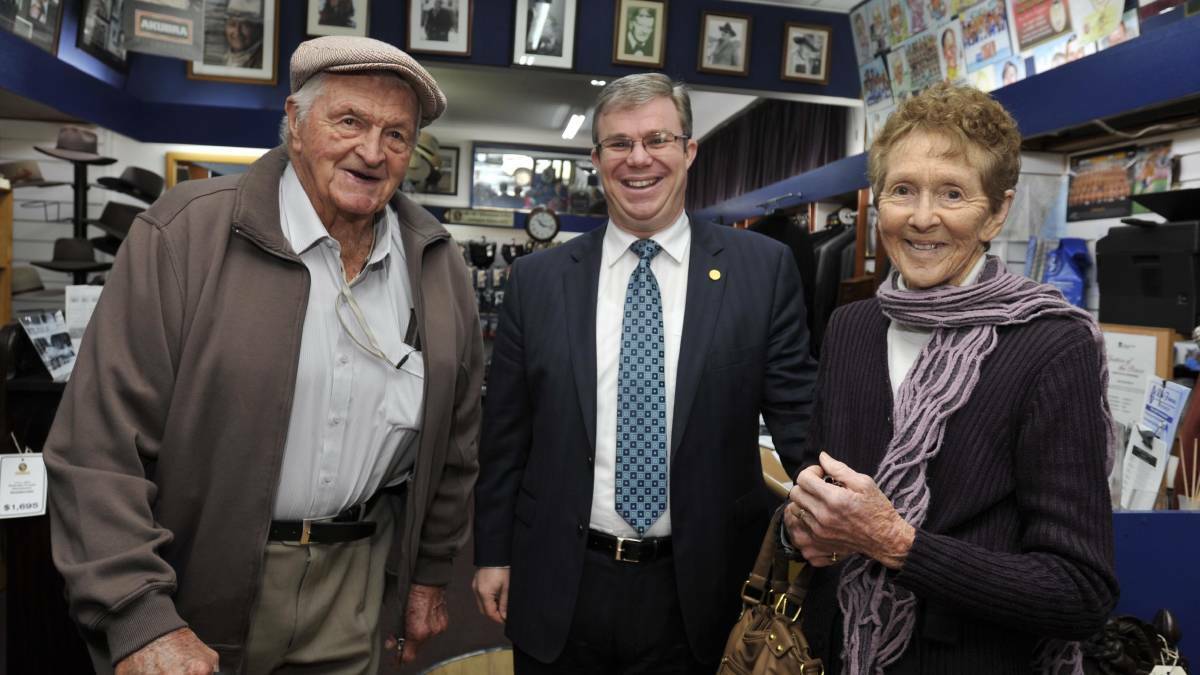Jim and Edna Daniher with Rick Firman in 2015.