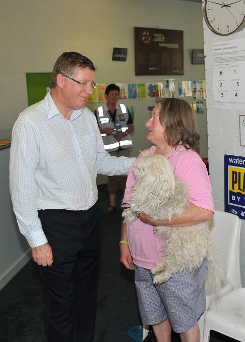 Premier Denis Napthine speaks with Dadswells Bridge evacuee Sylvia Hannah at the relief centre in Stawell. 