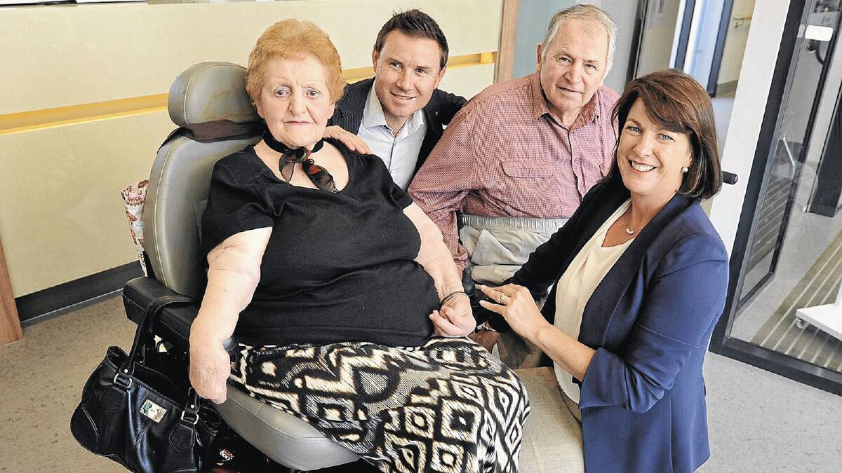 Gundagai MPS hospital aged-care residents Violet O’Connell and Ray Fuller with opposition parliamentary secretary for regional health services Andrew Laming and parliamentary secretary for regional health Melinda Pavey. Picture: Les Smith