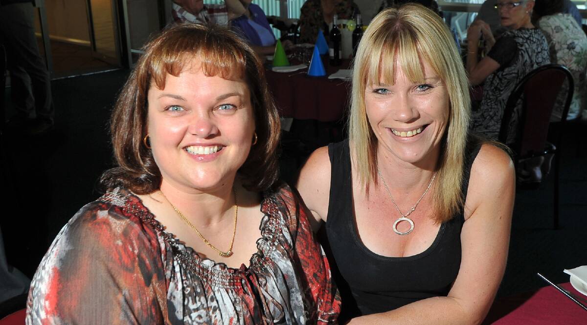  Kelli Edwards and Kerri Clayden celebrate New Year's Eve at the Wagga Country Club.